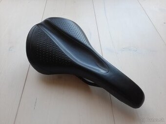 sedlo na bicykel specialized