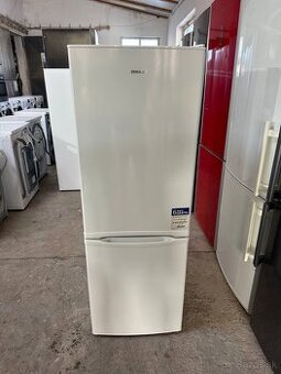 Predám chladničku Zerowatt – 150 cm