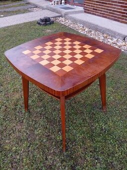 Predam stolik Halabala Krab