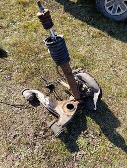 Predám prednú nápravu w124