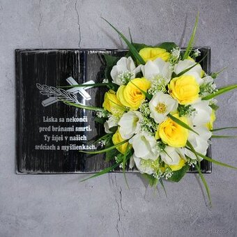 Spomienková dekorácia v tvare knihy