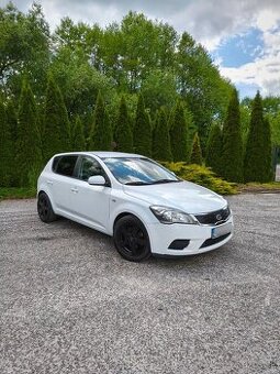 Kia Ceed 1.4 CVVT, Benzín ,127 000km, Kupované na SK