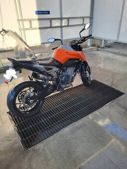 Duke 790