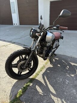 Honda CB 400 Scrambler