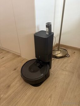 iRobot Roomba i7+