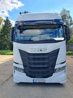 Iveco S-Way 490