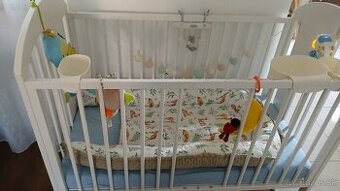 Posteka s madracom, projektor, hniezdo
