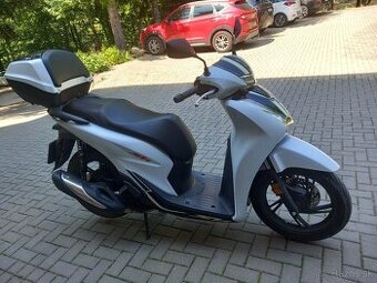 Honda sh 125.  nový model