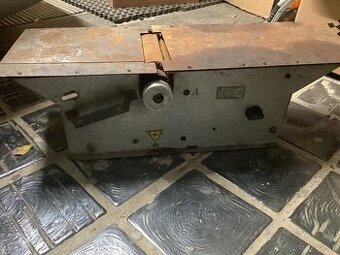 Malá hobľovačka šírka valca 180 mm 2  nože chyba motor