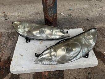 Peugeot 407 predne svetla