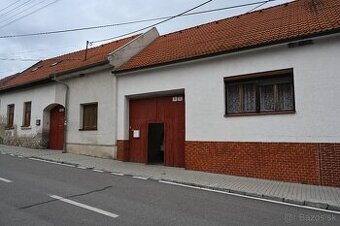 3-IZB. RODINNÝ DOM, SVÄTÝ JUR, VEĽKÝ POZEMOK - 1