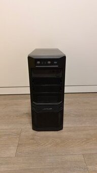 LC-Power – stolový počítač