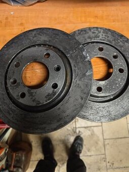 Predám nové nepoužité vetrane kotúče na Citroen C5