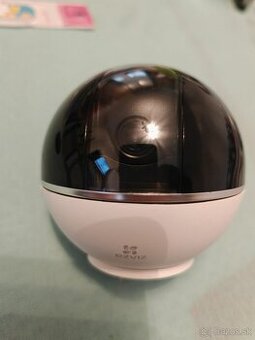 Kamera Ezviz C6T.