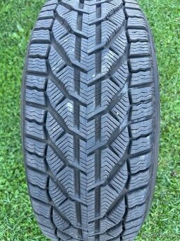 Predam zimne pneumatiky 215/55 r17 KORMORAN