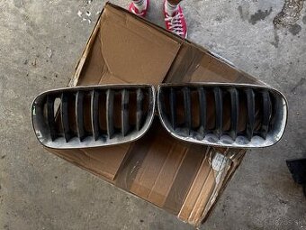 Bmw x3 e83 ladvinky , predná maska