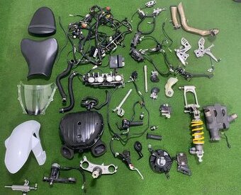 Rozpredám Suzuki GSX-R 1000 K7-8