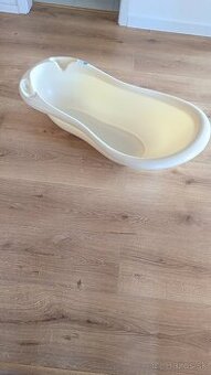 Predám plastovú detskú vaničku na kúpanie bábätka
