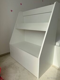 Kniznica a uloznym priestorom - Ikea