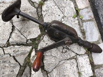 Retro ručná vŕtačka