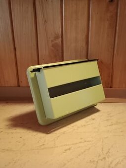 Zásobník na toaletný papier.