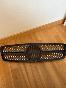 Predná maska Mercedes Benz pre C-Class w203 2000-2006rok