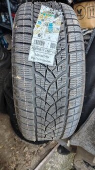 Predam zimne pneu  245/55R17