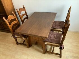 Jedálenský stôl so stoličkami z masívu
