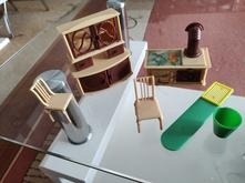 Retro hračky pes, vrtuľník, džíp , kuchynka pre babiku