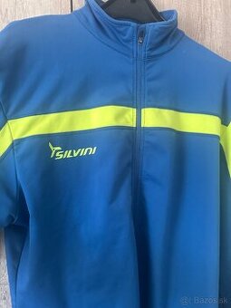 Mikina Bora XL, dres Silviny L, čiapka Eisbar