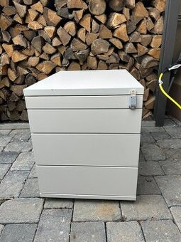 Skrinka pod stol