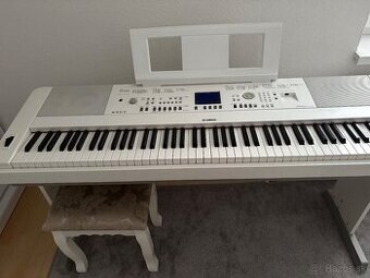Klavír Yamaha