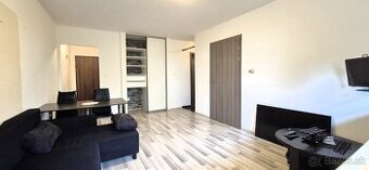 2 izbového bytu s balkónom, parkovacie miesto, Rajka