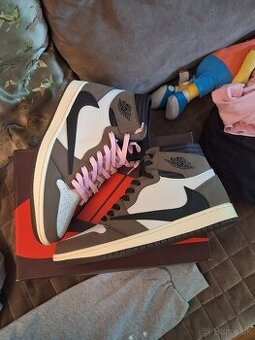 Jordan 1 travis scott