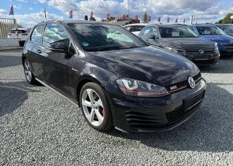 Volkswagen Golf 2.0 GTI benzín manuál 162 kw