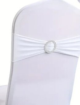 biele mašle s brošňou