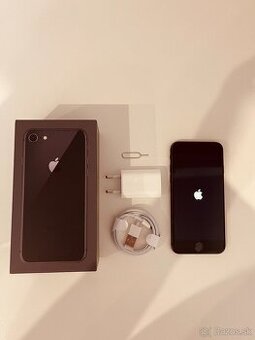 Apple Iphone 8/256GB Black - komplet, pekný stav