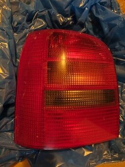 Audi A4 B5 kombi zadné svetlo, stopka