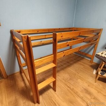 Praktická poschodová posteľ (IKEA)