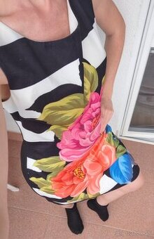 Atmaze nosené ale zachovalé puzdrove šaty S/M