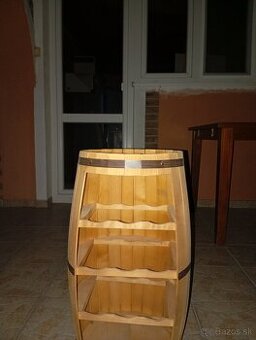 Držiak na fliaš vína