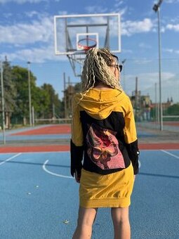 Upcyklovaná dámska predlžená mikina s riflovou bundou