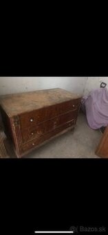 Predám starú drevenú komodu/truhlicu