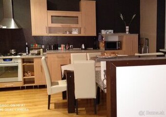 Predám jedálenské stoličky