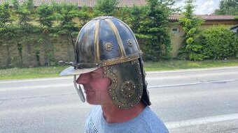 TOP historická prilba Šišak – masívna, kožená výstelka Text