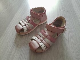 Rezervovane - Dievčenské sandalky