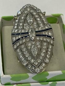 Prsteň s diamantmi a zafírmi z obdobia Art-Deco