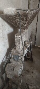 Šrotovnik.