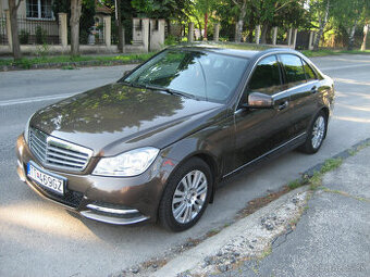Mercedes-Benz C Trieda Sedan 220 CDI Blue Elegance