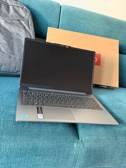 Lenovo IdeaPad SLIM 3